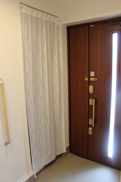 アコーディオンカーテン_下切った