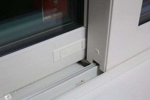 引き違い窓_サブロック_オフ