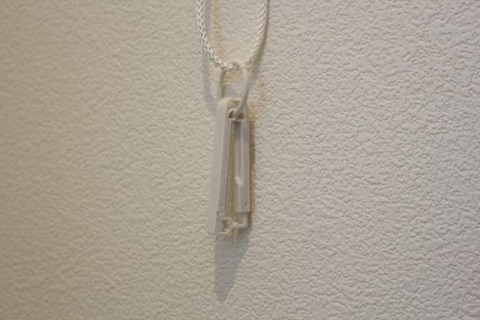 ハニカムシェード_紐のクリップ