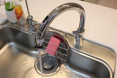 タッチレス水栓_水出る